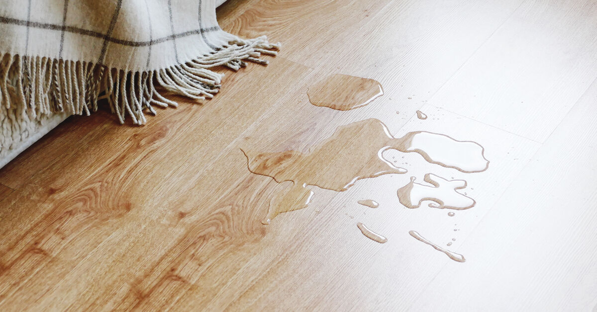 Water near laminate floor seams